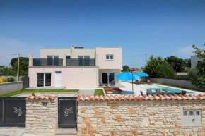 Ferienhaus mit Privatpool für 10 Personen ca 220 qm in Šišan, Istrien Südküste von Istrien